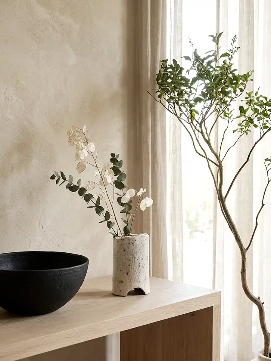 Vase raku rétro-chic blanc craquelé in situ