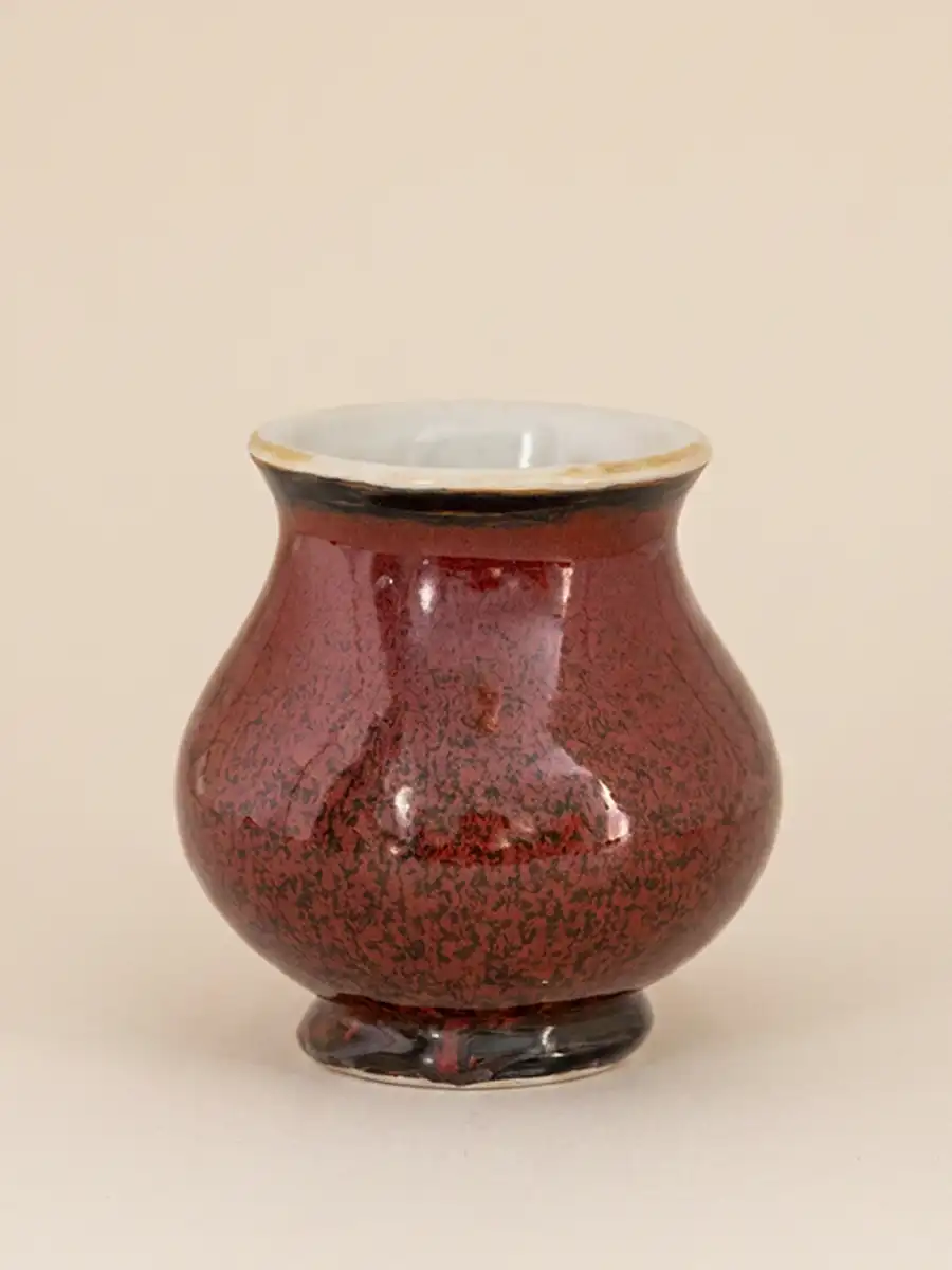 Vase rouge de fer en grès